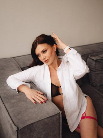 Карина Светлая Брюнетка фото 3